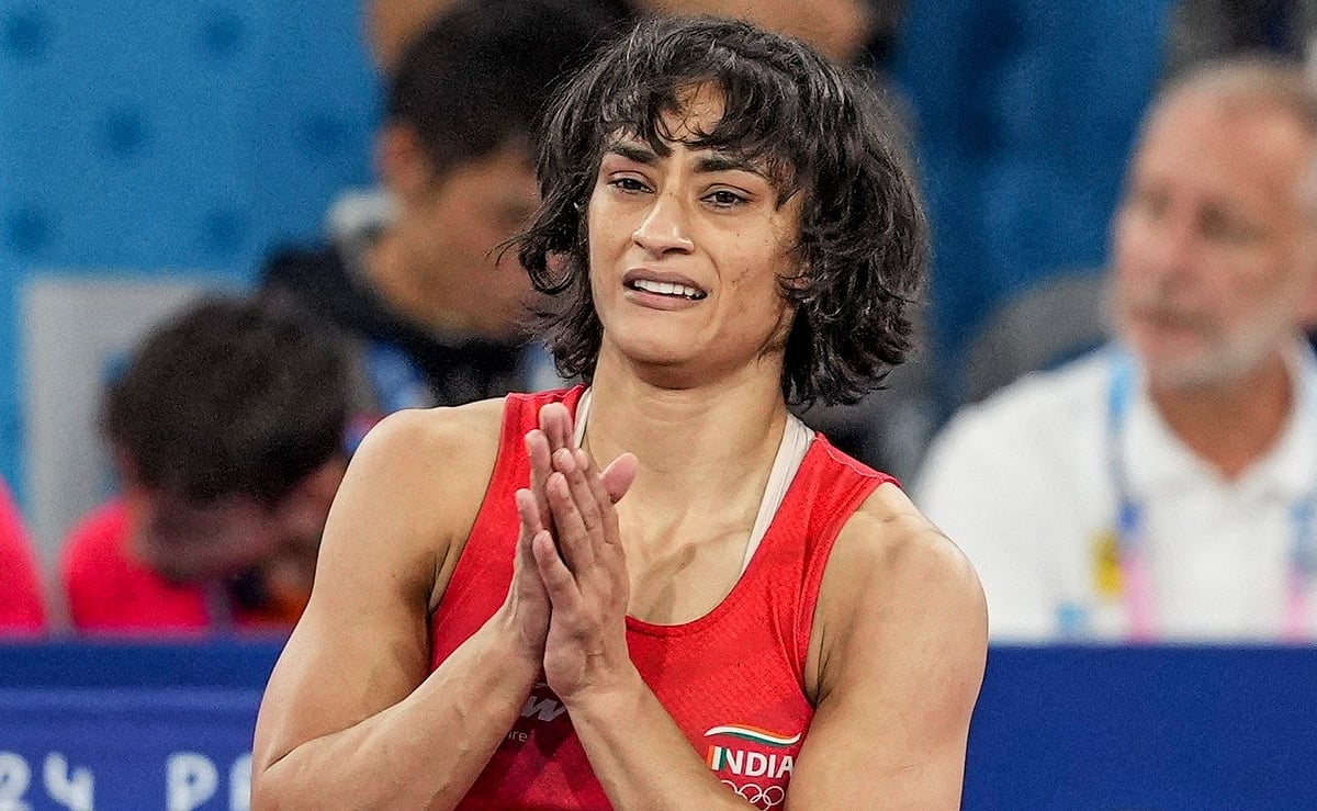 In a massive heartbreak for Indians, Vinesh Phogat was on Wednesday disqualified from the Olympics after being found overweight ahead of her women's 50kg final in Paris.

 - PTI